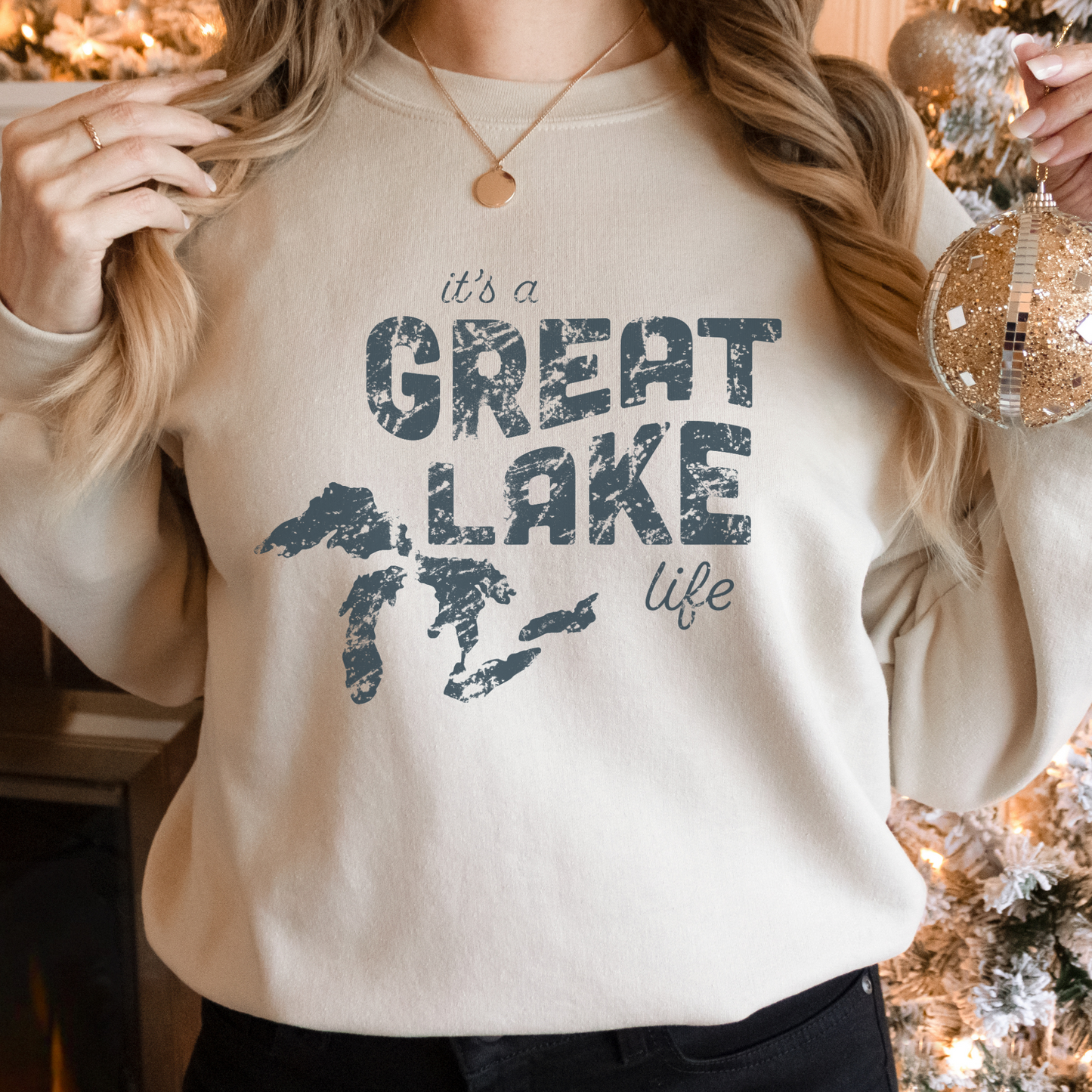 It's a Great Lake Life Lake Erie Lighthouse Heavy Blend™ Crewneck Sweatshirt